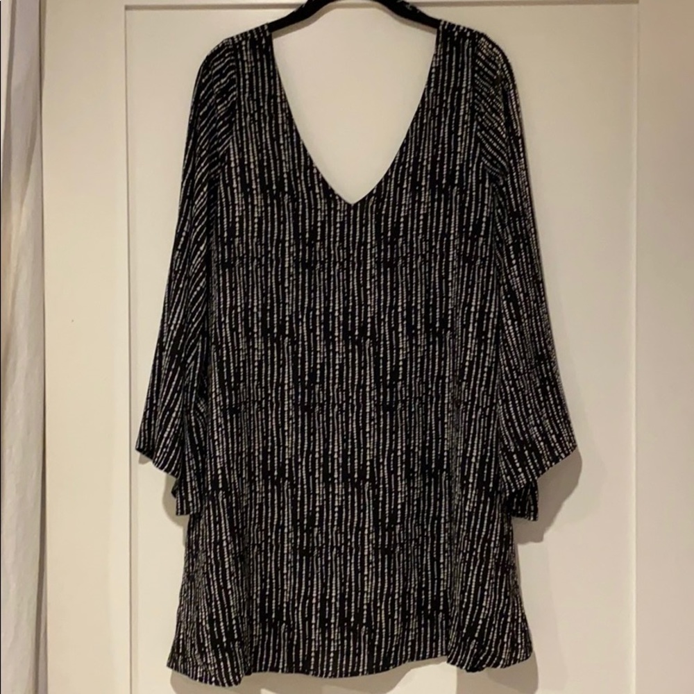 V-Neck, low back Shift Dress